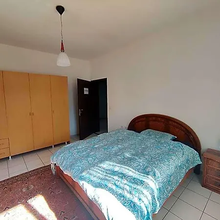 Tirana City Rooms Lägenhet *